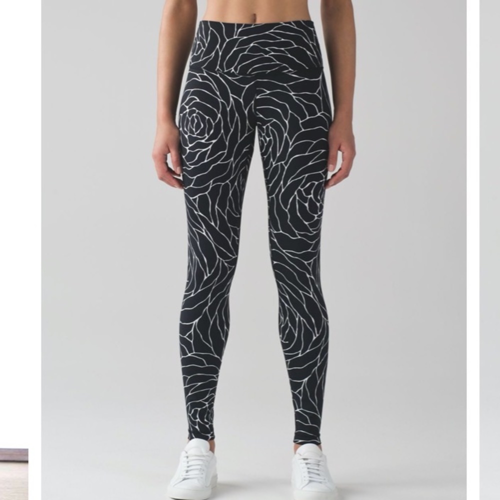 Lululemon Wunder Under Hi-Rise Tight (Full-On Luxtreme) Size 2